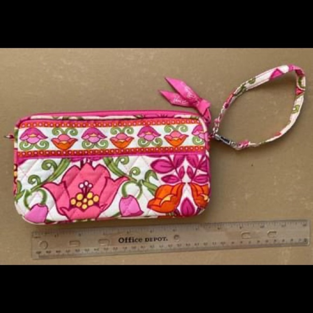 Vera Bradley Wristlet: RETIRED Lilli Bel